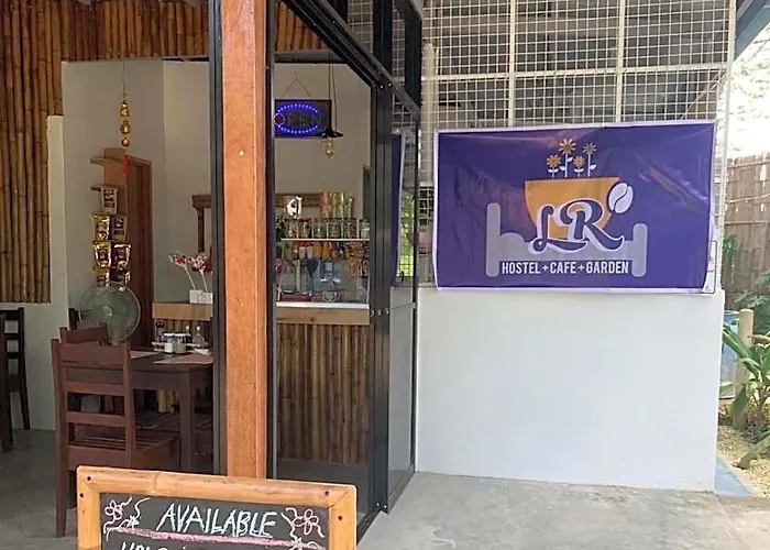 Lr And Cafe 호스텔